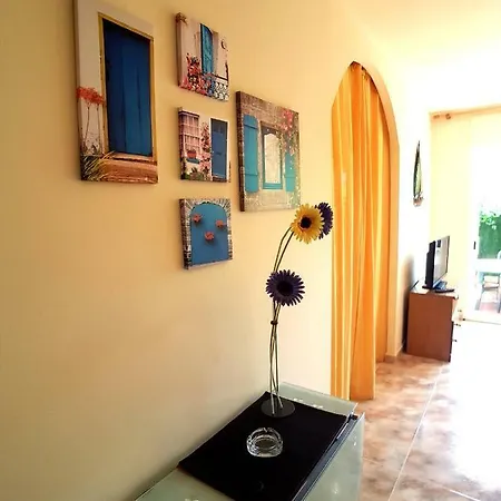 Apartment Cala Montgo *